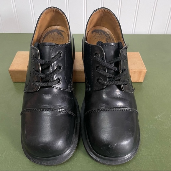 Vintage England Dr Martens Cap Toe Lace Front Oxfords in Black Leather *England* - Picture 2 of 13